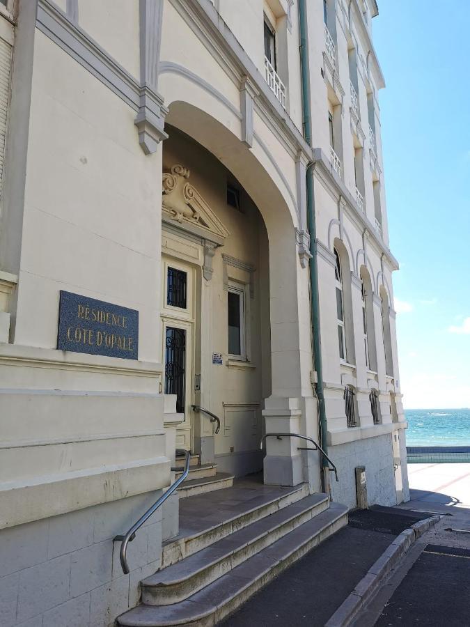 Une Pause Sur La Digue Wimereux Exterior foto
